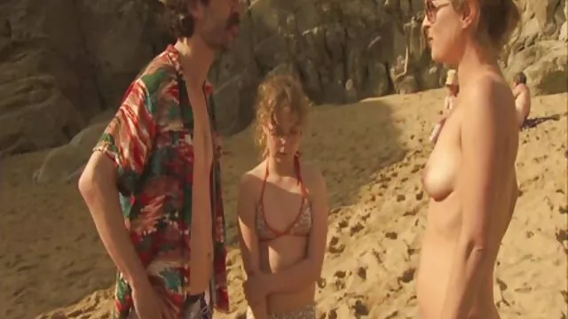 Blonde fait l'amour à un homme noir vidéo xxx gratuit et donne un coup de langue