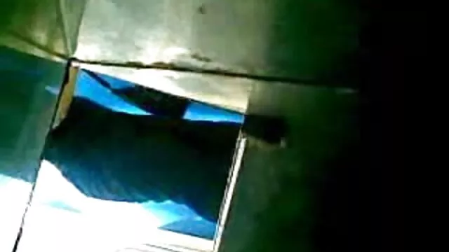 Espagnole à la langue percée jackie michel video gratuite fait une pipe