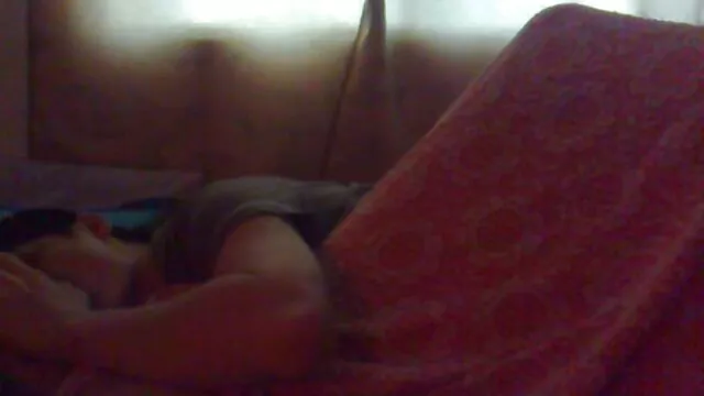 Fille maigre aux cheveux blancs menottée et baisée grossièrement porno video 2016