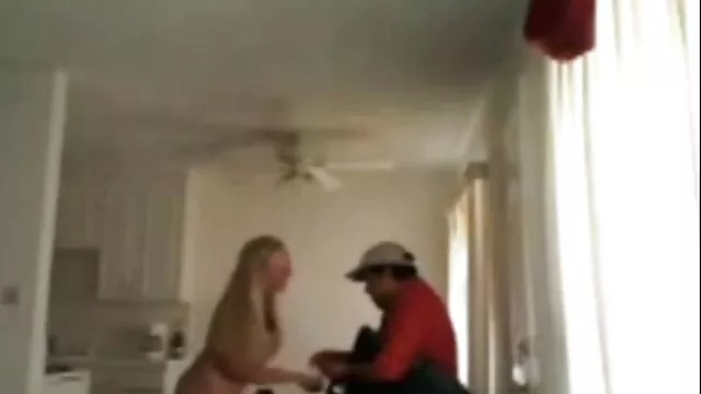 Allemand fait frire sa femme bien roulée video porno pic dans la cuisine