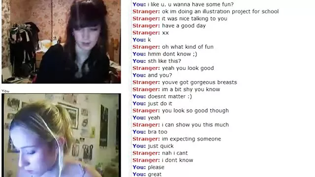 Lors d'une video erotique en streaming parade sexuelle, un gros homme noir a baisé une latina aux gros seins dans un trou du cul serré