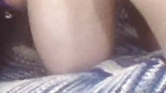 Fille en culotte rose fait une pipe inoubliable vidéos xxxx porno dans la salle de bain