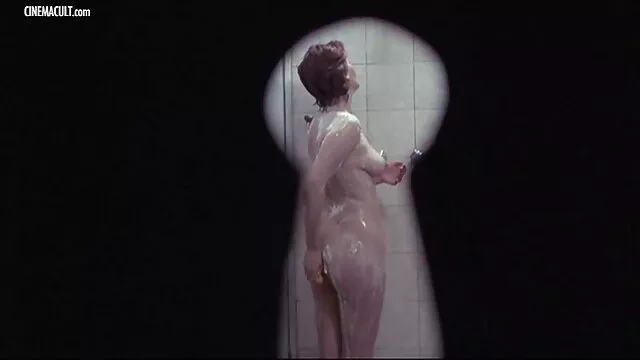 Tiffany POV Fellation dans la salle de bain xxx video courte