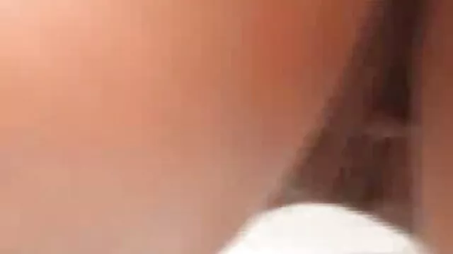 Une étudiante blonde de video porno prof eleve 18 ans séduit un professeur de biologie strict avec une jupe