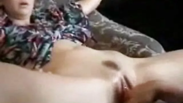 La beauté abordable video erotique porno s'est laissée ligoter par le maître