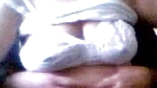 Le les videos pornographiques cul serré doit être malaxé avant l'anal