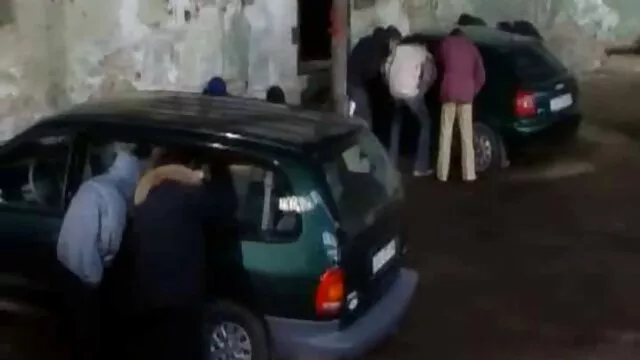 Femme video xxx noire japonaise avec un buisson poilu baise avec son mari et utilise des jouets dans le sexe