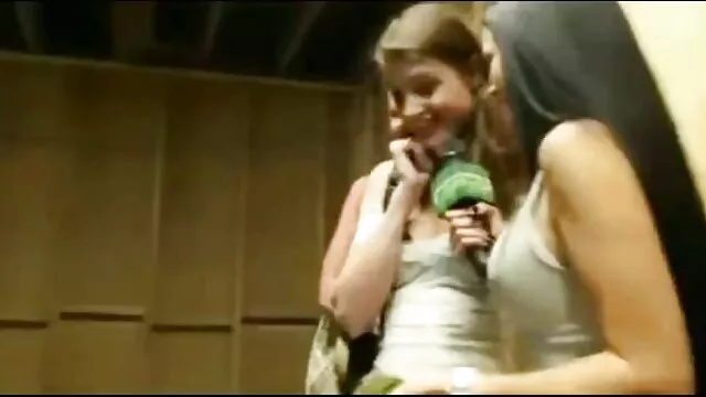 Fille aux seins énormes video film x imagine sucer la bite de son père