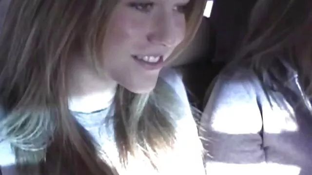 Beau gang video x adulte bang privé avec une fille mince