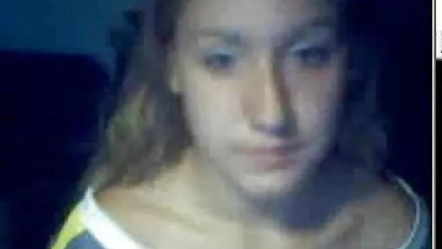 Fille aux longues jambes caresse film porno xxx video avec excitation sa chatte humide