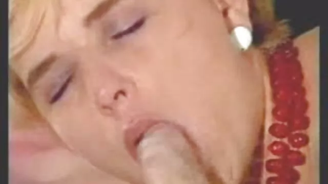 Le bodybuilder a attrapé trois voleurs et les a forcés à video porno prof eleve baiser avec elle