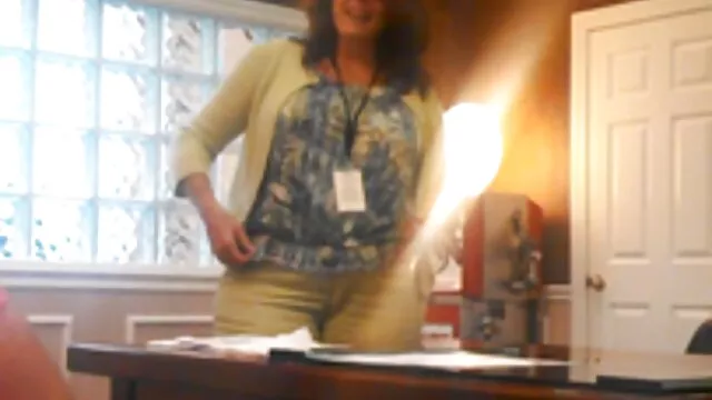 Madame russe baise la chatte video sensuelle lesbienne avec vibrateur