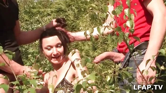 Plantureuse mulâtre video porno massage japonais suce habilement la bite de son amant