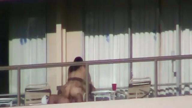 Un pénis noir puissant fait frire une vidéos pornographiques petite blonde