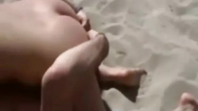 Le mec baise une grosse fille aux video x gratuite amateur seins énormes