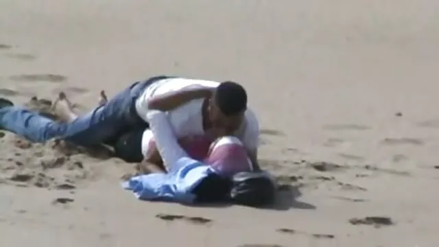 Une fille avec un beau corps videos pornos femmes matures déshabillé juste dans la rue
