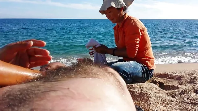 Un mec mal rasé a léché l'anus d'une superbe brune et l'a baisée avec un pénis vidéo amateur x gratuit en bonne santé