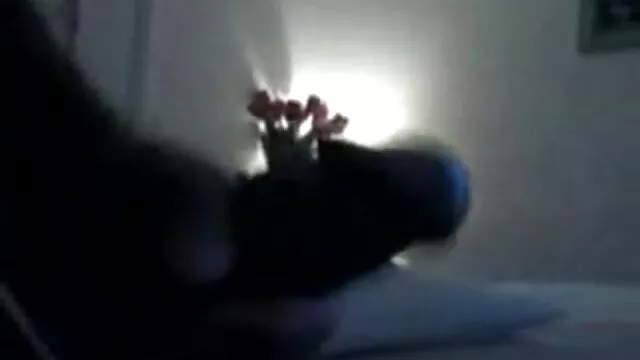 Une fille video gratuite sex amateur mince caressa son anus