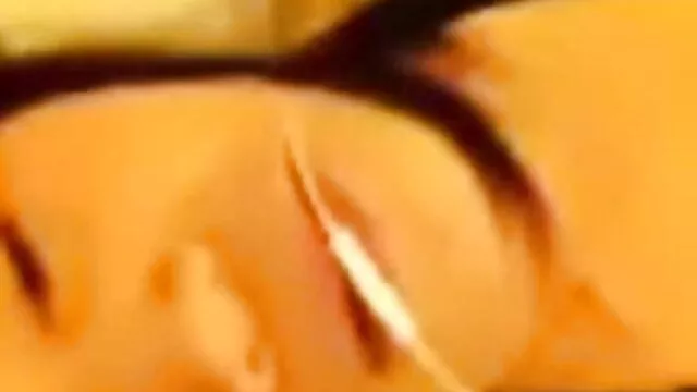 L'étudiante Nikki veut une vidéos de pornos fessée anale juste après les couples