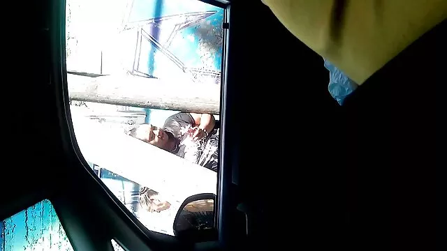 La fille a attaché un pénis avec une corde et video x orgie le branle