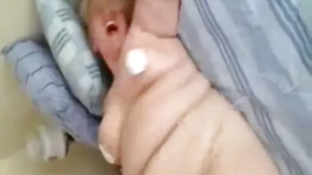 Mme video porno chien glamour luxueuse a sucé un jeune garçon