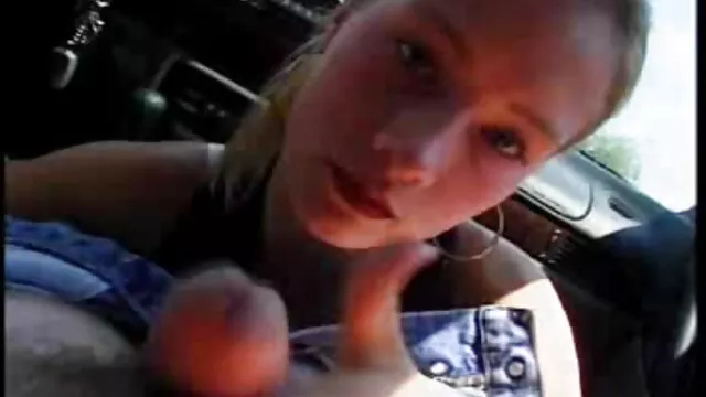 Le touriste a mis une levrette secrète et est entré dans sa xxxl video gratuit chatte