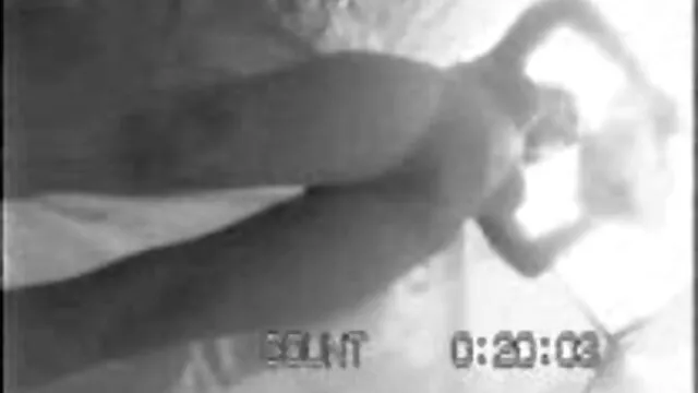 La brune tukif videos gratuites Cynthia baise habilement même sur un canapé modeste