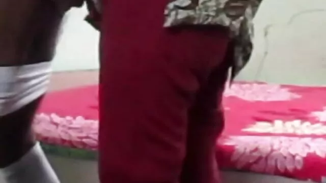 Les étudiants se font baiser au lieu de l'anglais video sexe adulte gratuit